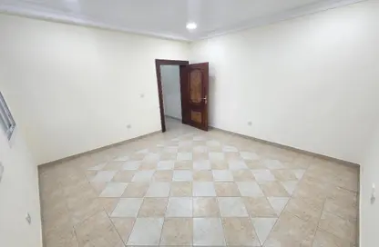 Apartment - 1 Bedroom - 1 Bathroom for rent in New Salata - Salata - Doha