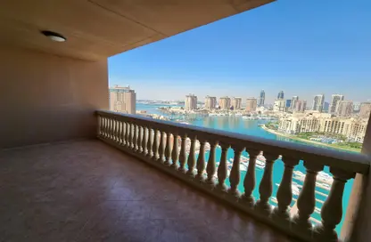 Apartment - 2 Bedrooms - 3 Bathrooms for rent in Tower 25 - Porto Arabia - The Pearl Island - Doha