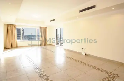 Apartment - 2 Bedrooms - 3 Bathrooms for sale in West Porto Drive - Porto Arabia - The Pearl Island - Doha