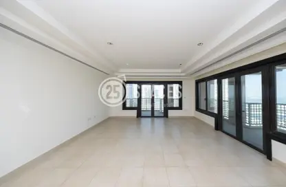 Apartment - 2 Bedrooms - 3 Bathrooms for sale in West Porto Drive - Porto Arabia - The Pearl Island - Doha