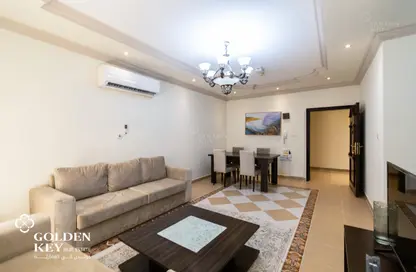 Living / Dining Room image for: Apartment - 2 Bedrooms - 2 Bathrooms for rent in Al Mansoura - Al Mansoura - Doha, Image 1