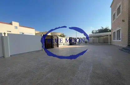 Villa for rent in Al Dafna - Al Dafna - Doha