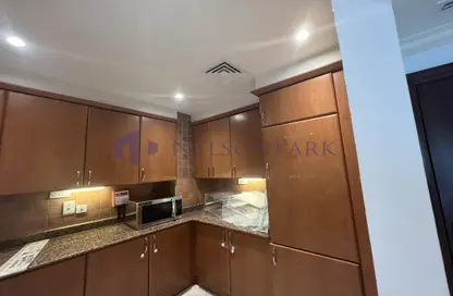 Apartment - 2 Bedrooms - 3 Bathrooms for rent in Tower 11 - Porto Arabia - The Pearl Island - Doha