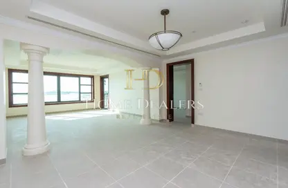 Townhouse - 2 Bedrooms - 3 Bathrooms for sale in West Porto Drive - Porto Arabia - The Pearl Island - Doha