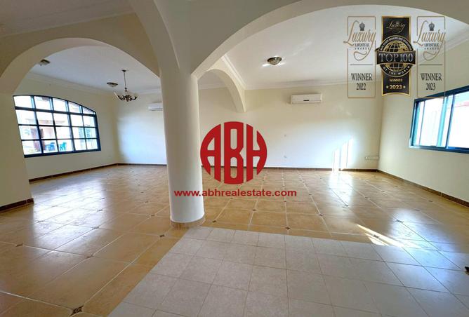 Villa - 3 Bedrooms - 3 Bathrooms for rent in Mamoura 18 - Al Maamoura - Doha