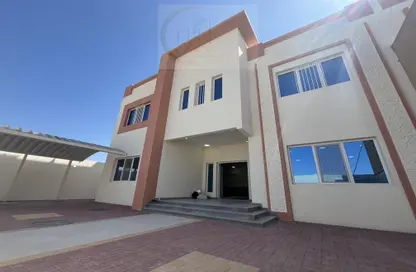 Villa - 7+ Bedrooms - 7+ Bathrooms for rent in Um Salal shops - Umm Salal Mohammed - Doha