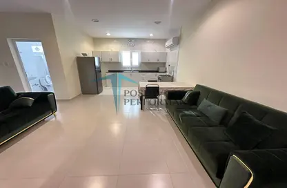 Apartment - 2 Bedrooms - 1 Bathroom for rent in Al Khazin Street - Madinat Khalifa South - Madinat Khalifa - Doha