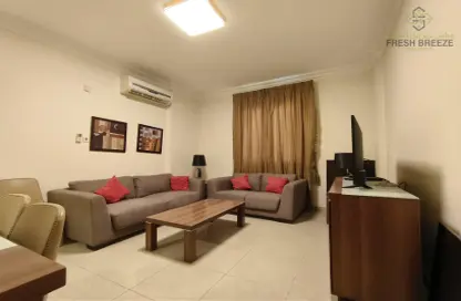 Apartment - 2 Bedrooms - 2 Bathrooms for rent in Umm Ghuwailina 4 - Umm Ghuwailina - Doha