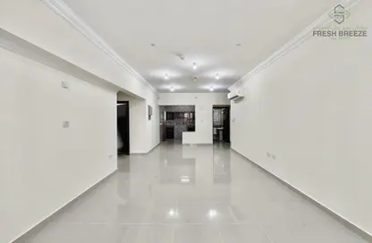 Apartment - 2 Bedrooms - 2 Bathrooms for rent in Umm Ghwailina Comm - Umm Ghuwalina - Umm Ghuwailina - Doha