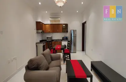 Apartment - 2 Bedrooms - 2 Bathrooms for rent in Onaiza Street - Diplomatic Area - Doha