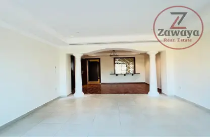 Apartment - 2 Bedrooms - 3 Bathrooms for rent in Tower 4 - Porto Arabia - The Pearl Island - Doha