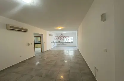 Apartment - 3 Bedrooms - 3 Bathrooms for rent in Fereej Bin Mahmoud - Doha