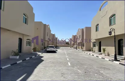 Compound - 3 Bedrooms - 3 Bathrooms for rent in Umm Al Seneem Street - Ain Khaled - Doha