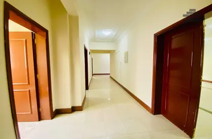 Apartment - 3 Bedrooms - 2 Bathrooms for rent in Fereej Bin Mahmoud - Doha