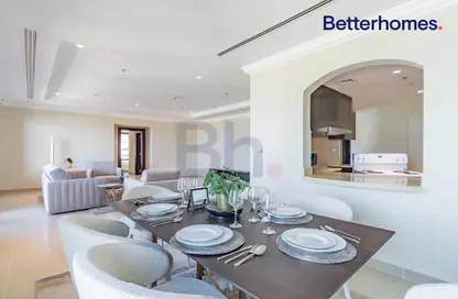 Apartment - 2 Bedrooms - 3 Bathrooms for rent in West Porto Drive - Porto Arabia - The Pearl Island - Doha