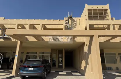 Compound - 4 Bedrooms - 4 Bathrooms for rent in North Gate - West Bay Lagoon - Doha