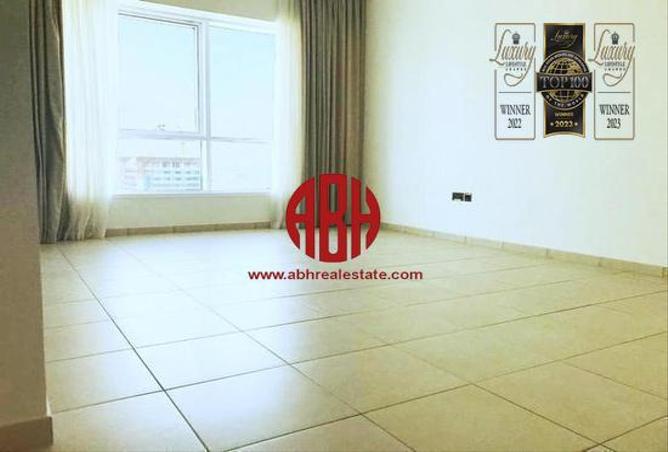 Apartment - 2 Bedrooms - 2 Bathrooms for rent in Burj Al Marina - Marina District - Lusail