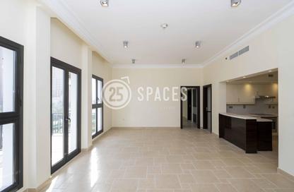 Apartment - 2 Bedrooms - 3 Bathrooms for rent in Carnaval - Qanat Quartier - The Pearl Island - Doha