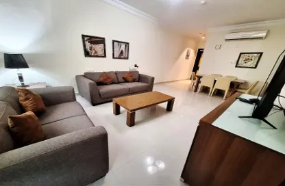 Apartment - 2 Bedrooms - 2 Bathrooms for rent in Umm Ghuwalina - Umm Ghuwailina - Doha