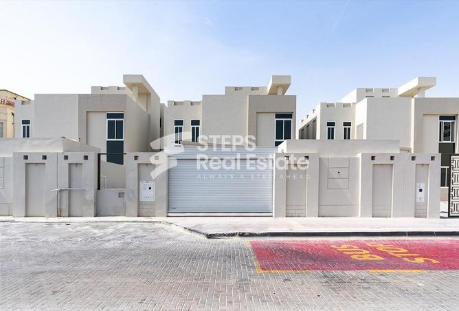 Villa - 7+ Bedrooms - 7+ Bathrooms for rent in Izghawa - Izghawa - Doha