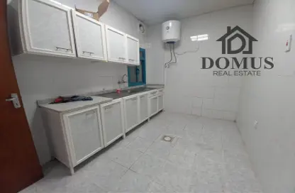 Apartment - 2 Bedrooms - 2 Bathrooms for rent in Thabit Bin Zaid Street - Al Mansoura - Doha