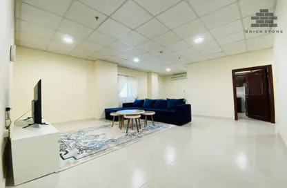 Apartment - 2 Bedrooms - 2 Bathrooms for rent in Al Zubair Bakkar Street - Al Sadd - Doha