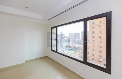 Apartment - 1 Bedroom for sale in Porto Arabia - The Pearl Island - Doha