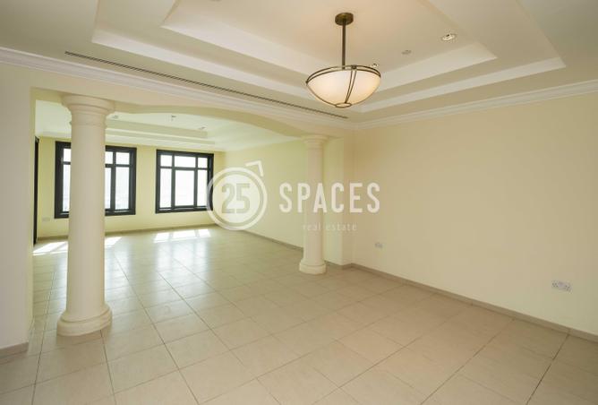 Townhouse - 2 Bedrooms - 3 Bathrooms for rent in West Porto Drive - Porto Arabia - The Pearl Island - Doha