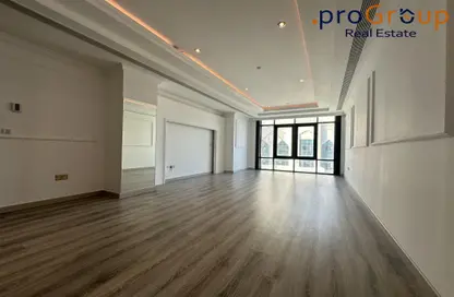 Apartment - 2 Bedrooms - 3 Bathrooms for rent in East Porto Drive - Porto Arabia - The Pearl Island - Doha