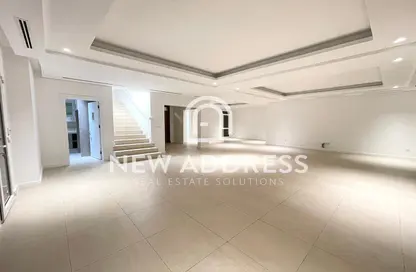 Villa - 4 Bedrooms - 5 Bathrooms for rent in West Bay - Doha