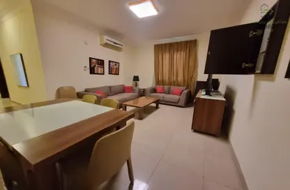 Apartment - 2 Bedrooms - 2 Bathrooms for rent in Umm Ghwailina Comm - Umm Ghuwalina - Umm Ghuwailina - Doha