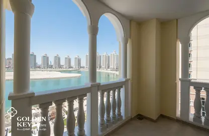 Apartment - 2 Bedrooms - 3 Bathrooms for rent in Viva West - Viva Bahriyah - The Pearl Island - Doha