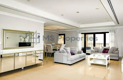 Apartment - 2 Bedrooms - 3 Bathrooms for sale in West Porto Drive - Porto Arabia - The Pearl Island - Doha