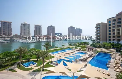 Apartment - 1 Bedroom - 2 Bathrooms for rent in Porto Arabia - The Pearl Island - Doha