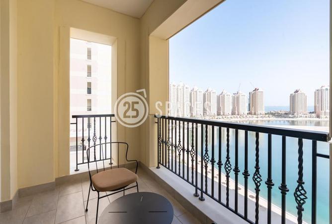 Apartment - 2 Bedrooms - 3 Bathrooms for rent in Viva West - Viva Bahriyah - The Pearl Island - Doha