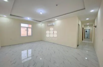 Apartment - 2 Bedrooms - 2 Bathrooms for rent in Bin Omran 35 - Fereej Bin Omran - Doha