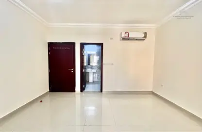 Apartment - 2 Bedrooms - 3 Bathrooms for rent in Al Mansoura - Al Mansoura - Doha