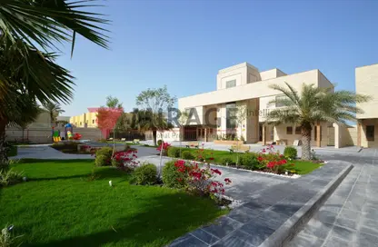 Compound - 4 Bedrooms - 5 Bathrooms for rent in Al Maamoura - Al Maamoura - Doha