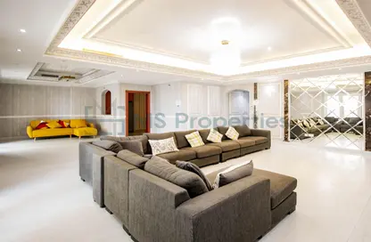 Apartment - 3 Bedrooms - 4 Bathrooms for sale in West Porto Drive - Porto Arabia - The Pearl Island - Doha