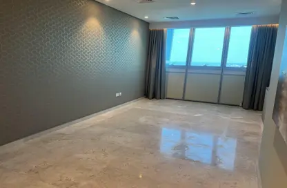 Apartment - 1 Bedroom - 2 Bathrooms for rent in Zig Zag Tower B - Zig Zag Towers - West Bay - Doha