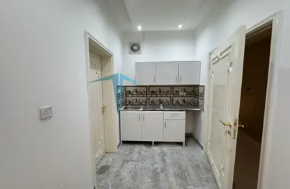 Apartment - 1 Bathroom for rent in Onaiza - Onaiza - Doha