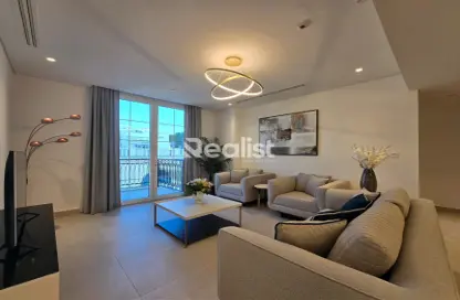 Apartment - 1 Bedroom - 2 Bathrooms for rent in The Garden - Floresta Gardens - The Pearl Island - Doha