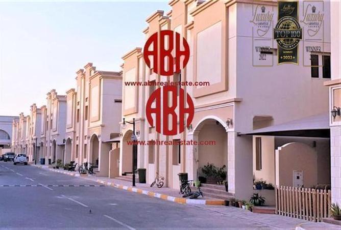 Villa - 3 Bedrooms - 4 Bathrooms for rent in Al Dana st - Muraikh - AlMuraikh - Doha