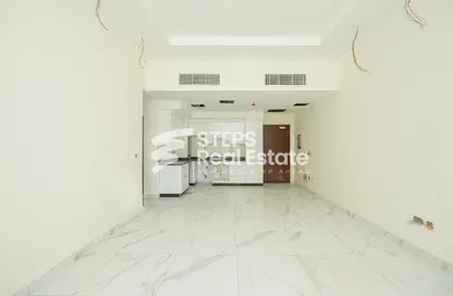 Apartment - 2 Bedrooms - 2 Bathrooms for sale in Lusail City - Lusail