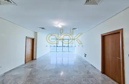 Apartment - 2 Bedrooms - 3 Bathrooms for rent in Zig Zag Tower A - Zig Zag Towers - West Bay - Doha