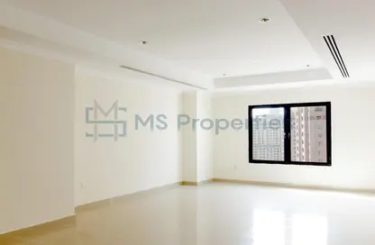 Apartment - 1 Bedroom - 2 Bathrooms for sale in West Porto Drive - Porto Arabia - The Pearl Island - Doha