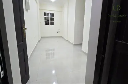 Apartment - 3 Bedrooms - 3 Bathrooms for rent in Royal Plaza - Al Sadd - Doha