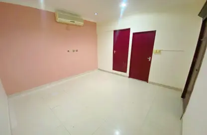 Apartment - 1 Bathroom for rent in Ain Khaled Villas - Ain Khaled - Doha