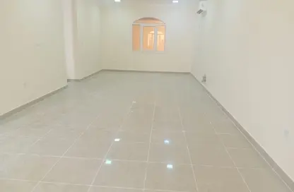 Villa - 4 Bedrooms - 5 Bathrooms for rent in Wadi Al Shaheeniya Street - Ain Khaled - Doha