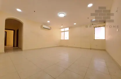 Compound - 3 Bedrooms - 2 Bathrooms for rent in Souk Merqab - Al Nasr - Doha